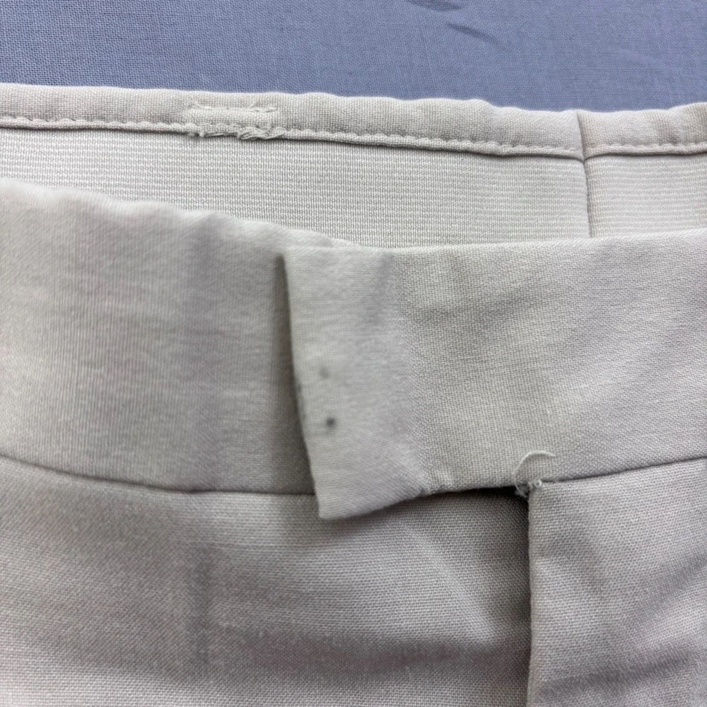 Tiger Woods Collection Nike Mens Golf Shorts Tan Khaki Stretch Size 35 FlatFront